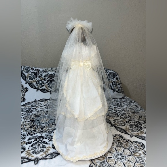 Flora Bride Classic Doll, Porcelain Bride Of The Century 1900s by Ellen Williams - Picture 12 of 17